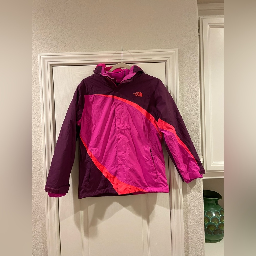 Like new Girls large north face snow jacket worn one time.